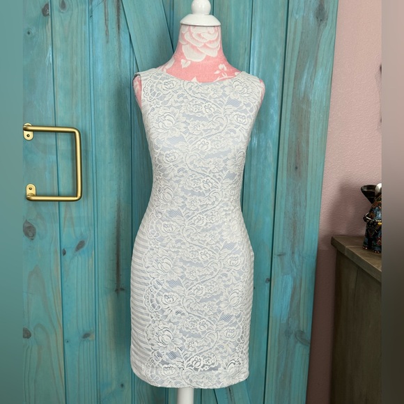 Jessica Simpson L Blue/White Laced Floral Bodycon Mini Dress -2 - Picture 1 of 11